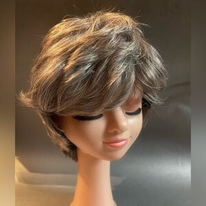 Gray Short Layered Cut Wig NWOT Synthetic Full Cap